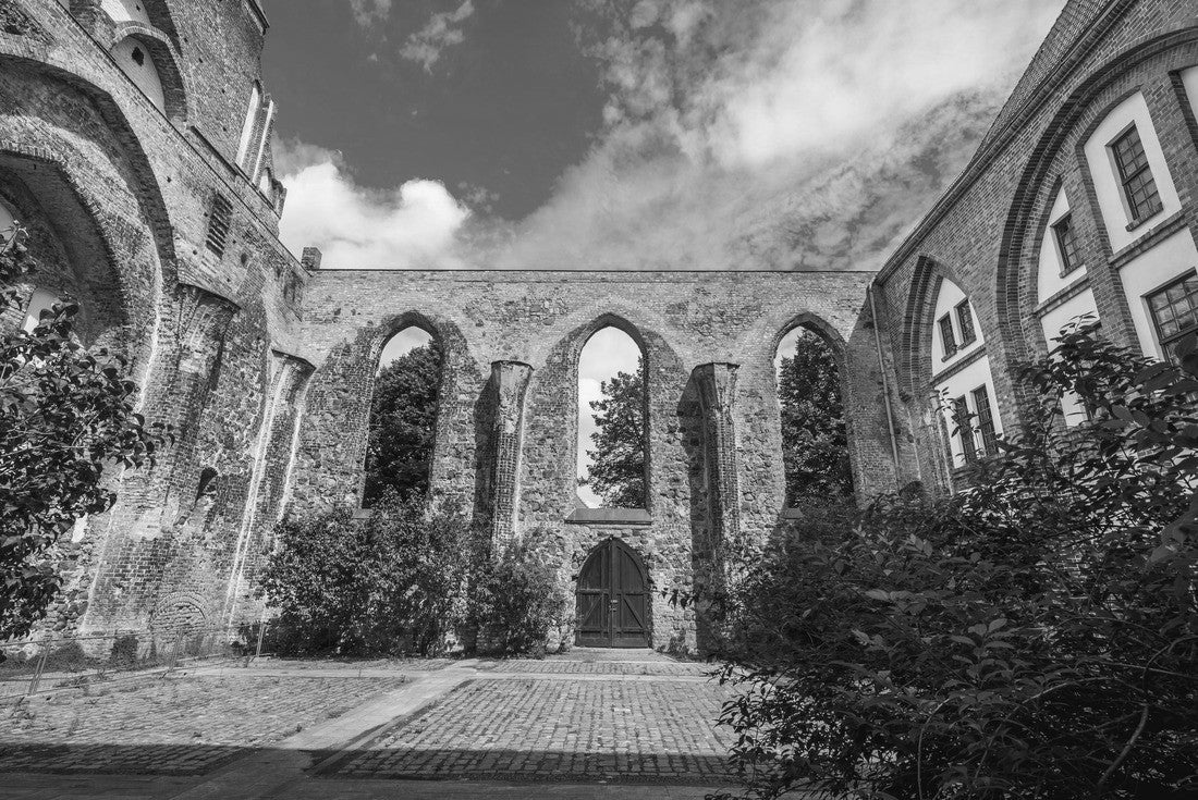 Courtyard of old church of St Sephan in Gartz, Brandenburg region in Germany 2000pc PuzzleBlack and White