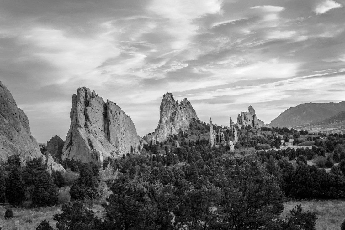 Garden of the Gods, Colorado 2000pc PuzzleBlack and White