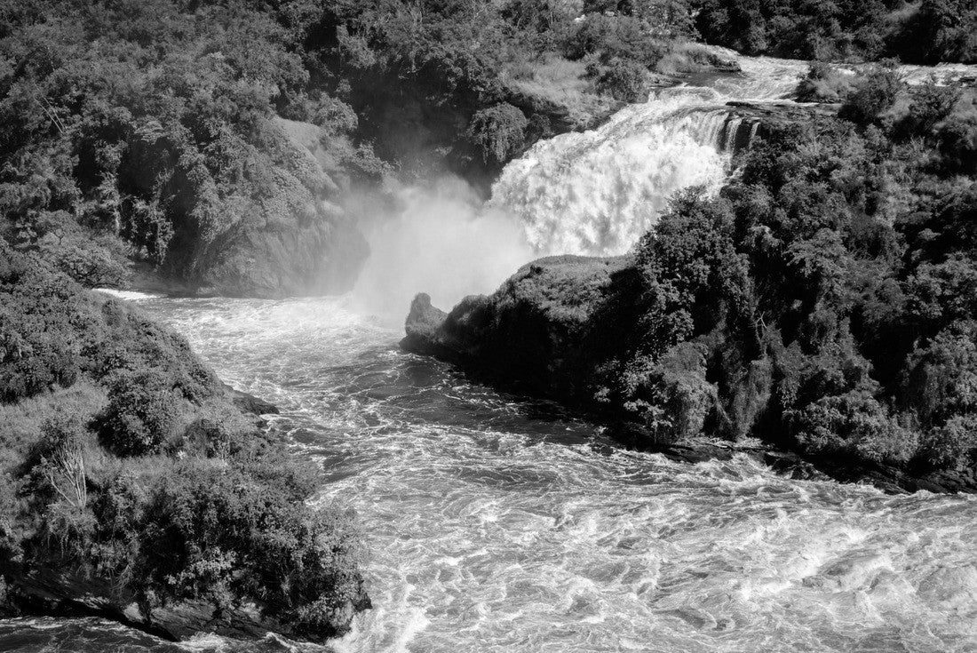 The power of the Murchison Falls, also known as Kabalega Falls, is a waterfall between Lake Kyoga and Lake Albert on the White Nile River in Uganda 2000pc PuzzleBlack and White