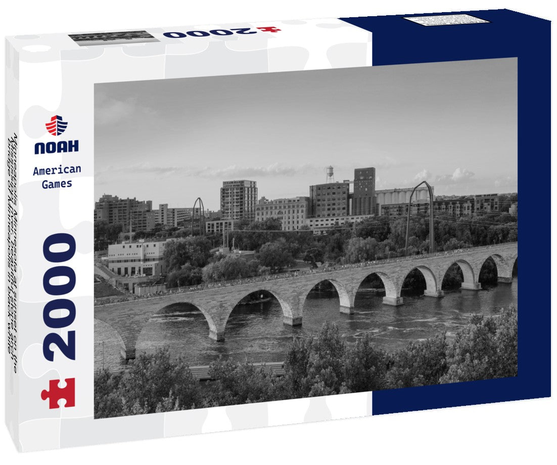 Minneapolis Minnesota at sunset on the Mississippi river, beautiful stone arch bridge of Minneapolis 2000pc PuzzleBlack and White