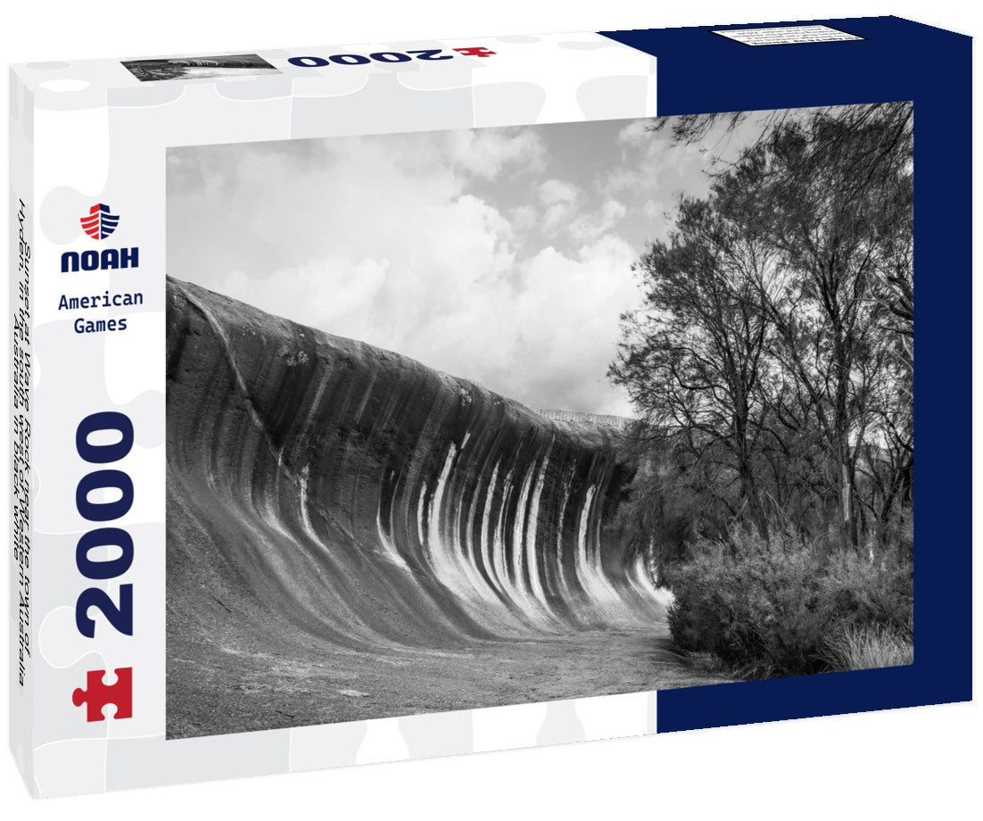 Sunset at Wave Rock near the town of Hyden, in the south west of Western Australia, Australia 2000pc PuzzleBlack and White