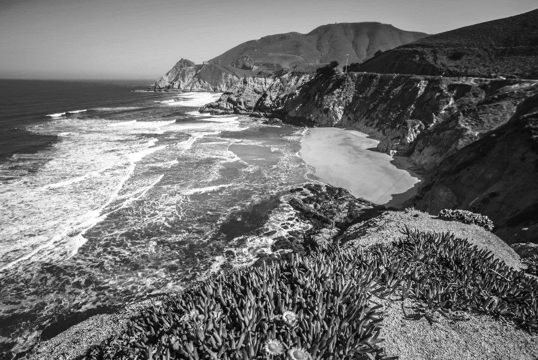 Devil's Slide sheer cliffs and Pacific Ocean coast in San Mateo County California 2000pc PuzzleBlack and White