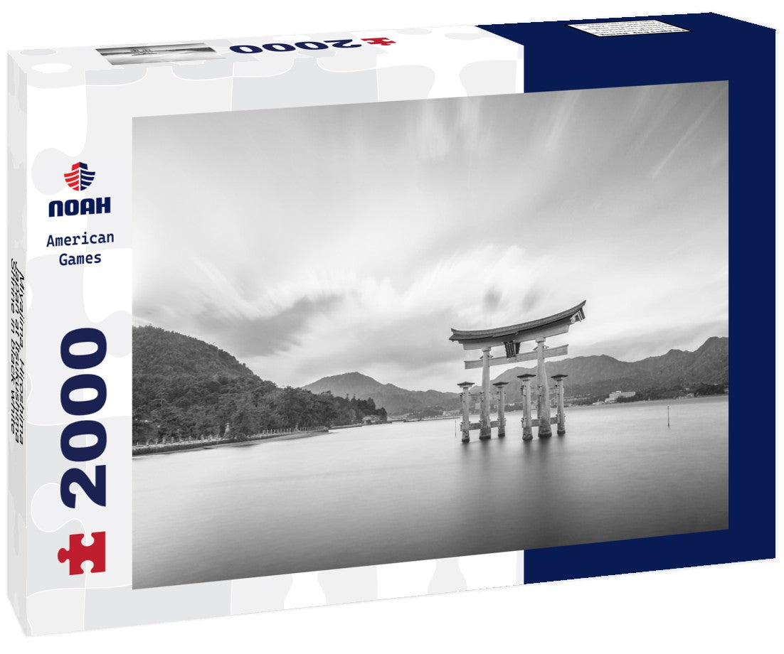 Miyajima, Hiroshima, Japan at Itsukushima Shrine 2000pc PuzzleBlack and White