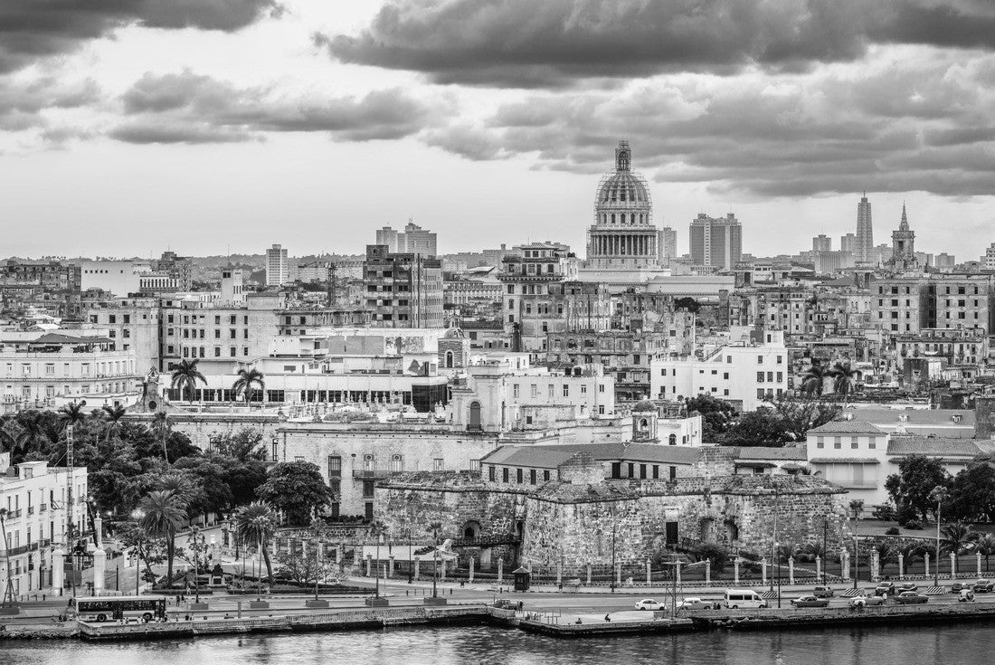 Havana, Cuba downtown skyline at dusk 2000pc PuzzleBlack and White