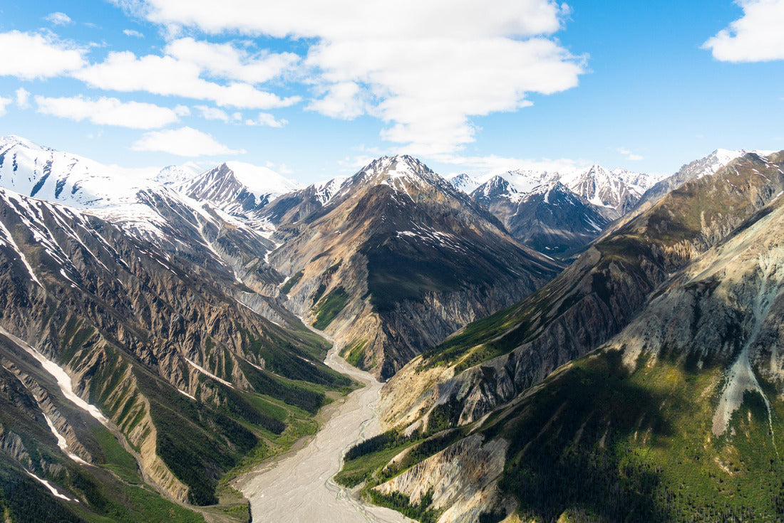 Mountain valley in Yukon, near Mount Logan 2000pc Puzzle