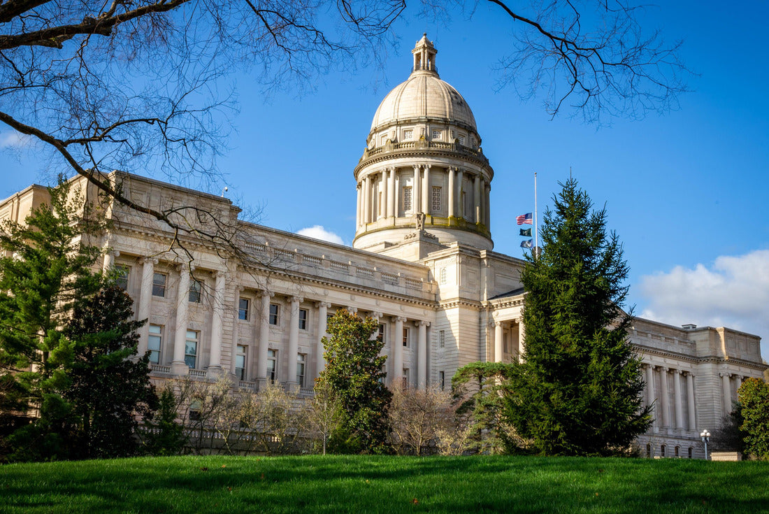 Kentucky State Capitol Building in the state capital of Frankfort during a sunny spring morning 2000pc Puzzle