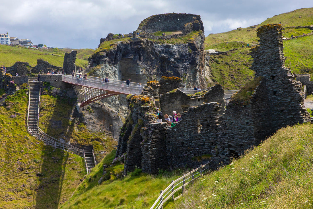 the footbridge and castle ruins at Tintagel Castle in Cornwall, United Kingdom 2000pc Puzzle
