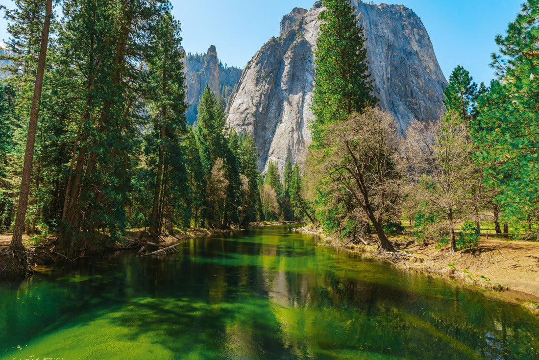 the mountain landscape and the river between the mountains in Yosemite National Park 2000pc Puzzle