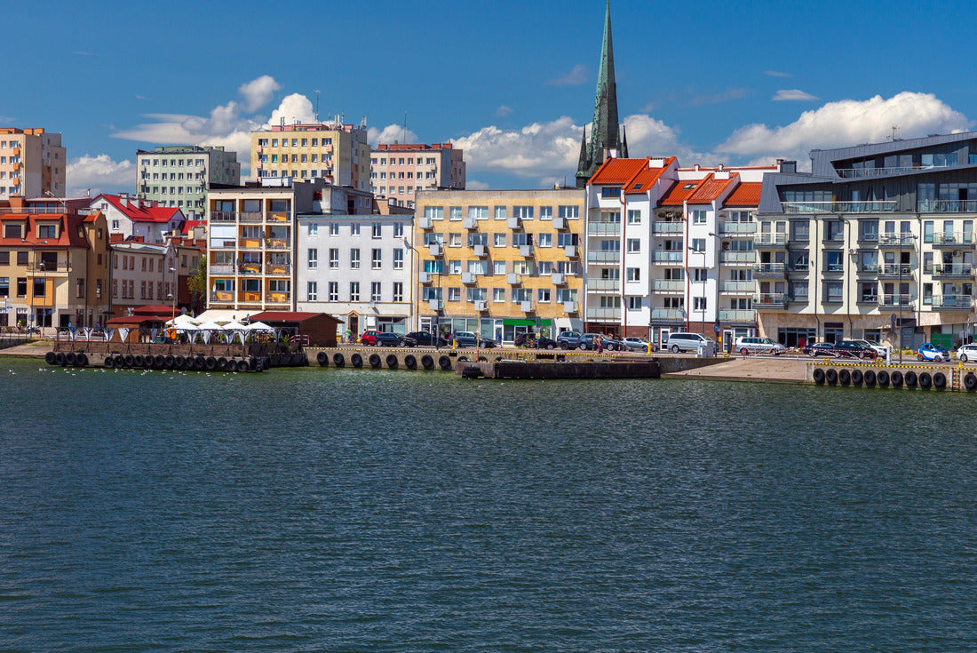 Swinoujscie. City embankment and bay on a sunny day 2000pc Puzzle