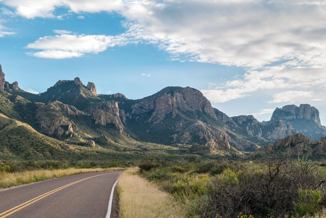 Famous view of the Chisos Mountains in Big Bend NP, USA 2000pc Puzzle