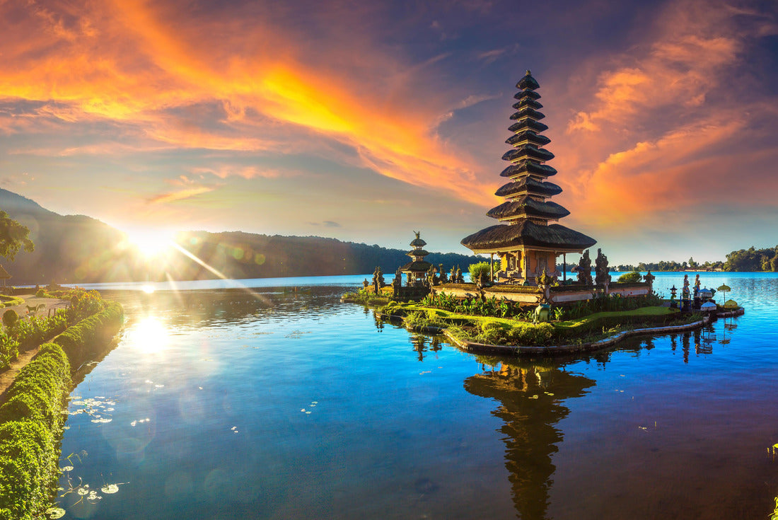 Noah Jigsaw Puzzle Panorama of Sunrise at Pura Ulun Danu Beratan Bedugul temple on a lake in Bali, Indonesia 2000 pieces