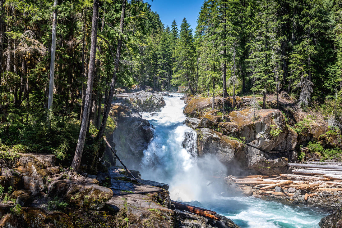 The Silver Falls Waterfall in the Mount Rainier National Park, Wahsington USA 2000pc Puzzle