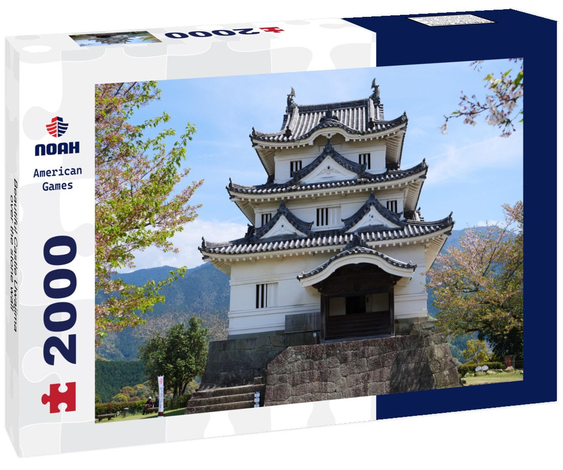 Beautiful Castle Uwajima over the stone wall 2000pc Puzzle