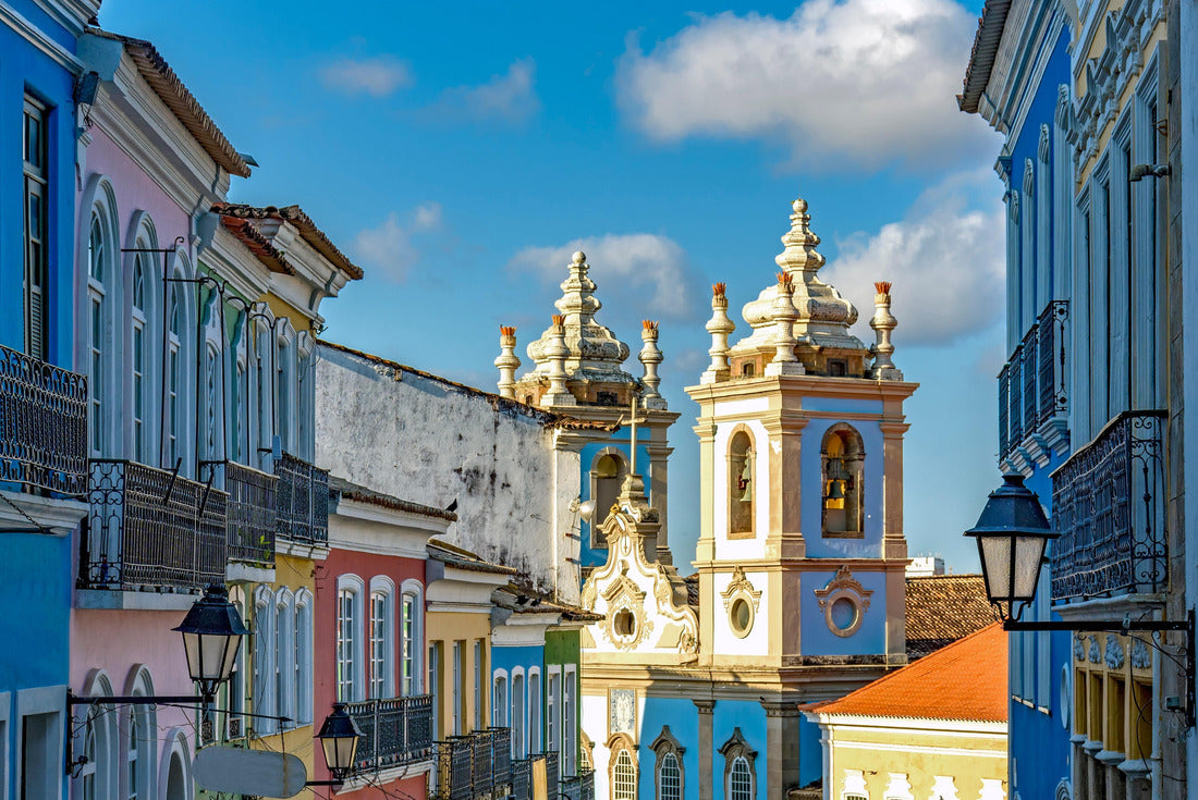 Facades of houses, towers and churches of the ancient district of Pelourinho in the beautiful city of Salvador, Bahia 2000pc Puzzle