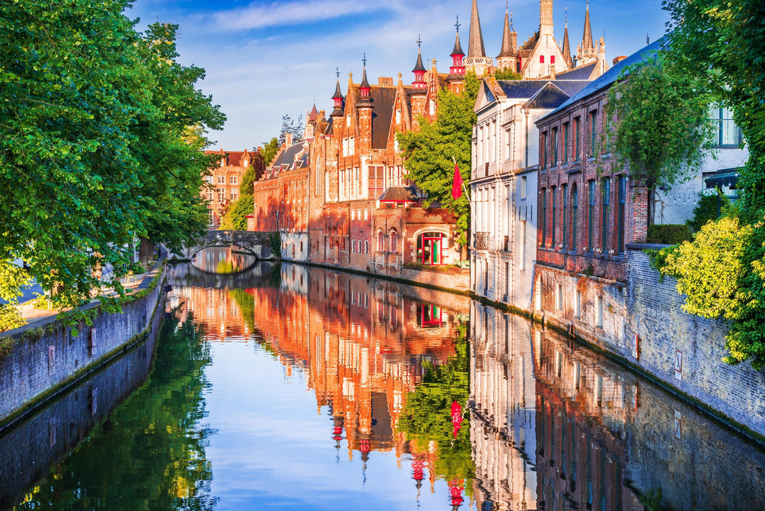 Noah Jigsaw Puzzle Bruges, Belgium. Panoramic view of the historic city center of Brugge with the Groenerei canal in beautiful golden morning light at sunrise, province of West Flanders 2000 pieces