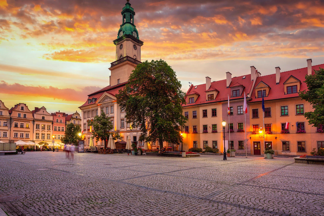Beautiful architecture of the town hall square in Jelenia Gora at sunset, Poland 2000pc Puzzle