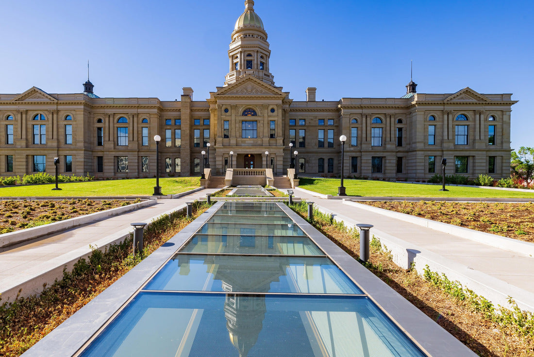 Sunny view of the Wyoming State capitol building at Cheyenne, Wyoming 2000pc Puzzle