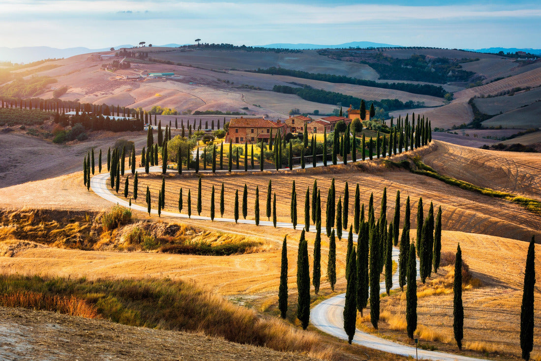 Well-known Tuscan landscape with grain fields, cypresses and houses on the hills at sunset. Summer landscape with winding road in Tuscany, Italy 2000pc Puzzle