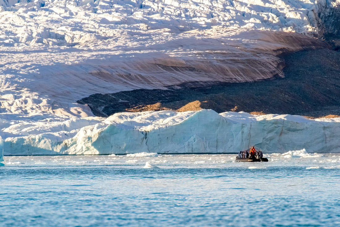 Noah Jigsaw Puzzle Boat trips to the glacier in Croker Bay, Devon Island, Nunavut, Canada 2000 pieces