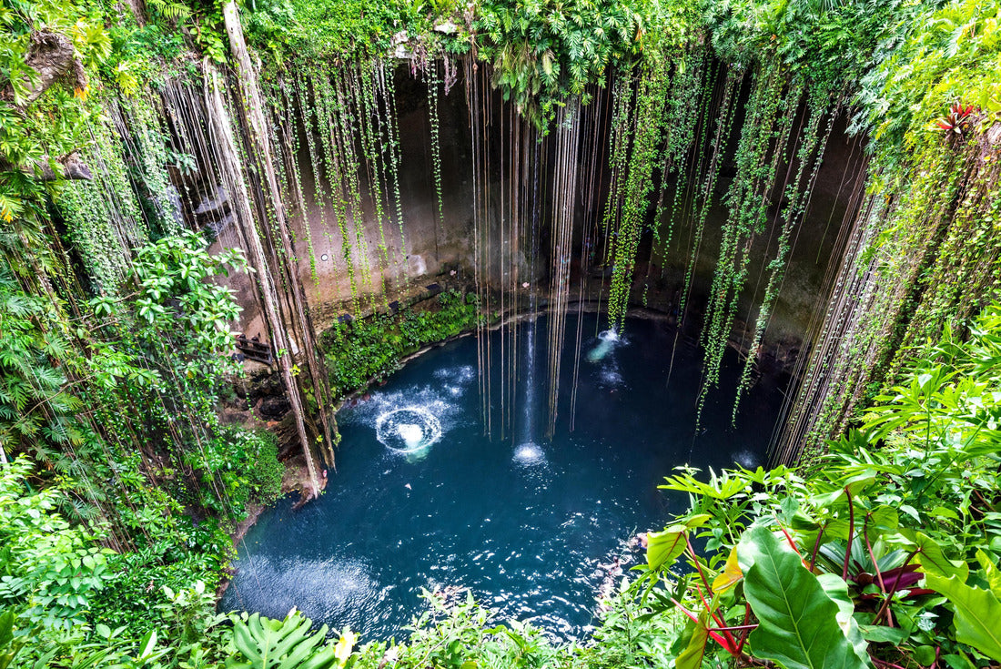 Ik-Kil Cenote, Chichen Itza, Mexico. Beautiful cenote with transparent water and hanging roots, Central America 2000pc Puzzle