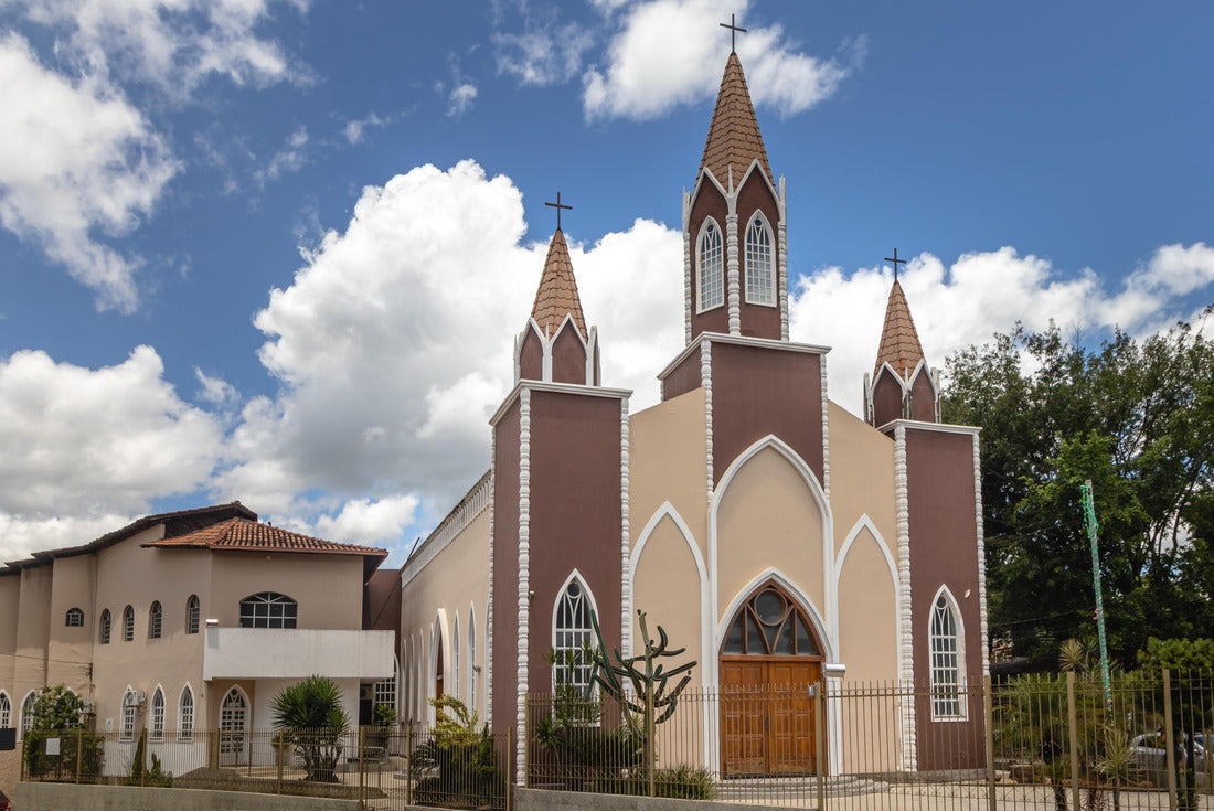 Church in the city of Governador Valadares, state of Minas Gerais, Brazil 2000pc Puzzle