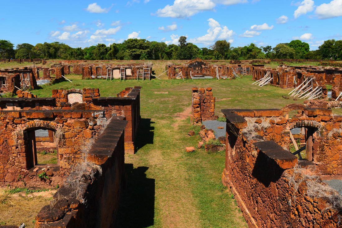 The ruins of Forte Príncipe da Beira, surrounded by rainforest, on the banks of the Guaporé River, near Costa Marques, Rondonia state, Brazil, on the border with the Beni department, Bolivia 2000pc Puzzle