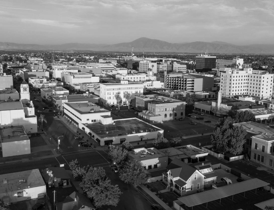 Noah Jigsaw Puzzle View of the capital of Madeira island Funchal, Portugal in black white 1000 pieces