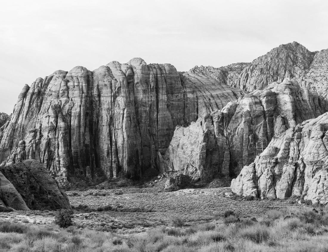 Noah Jigsaw Puzzle Soft red-brown sandstone and the prairie wind have created thousands of mushroom-shaped hoodoos. Picturesque park in Utah. Goblin Valley in the USA in black white 1000 pieces