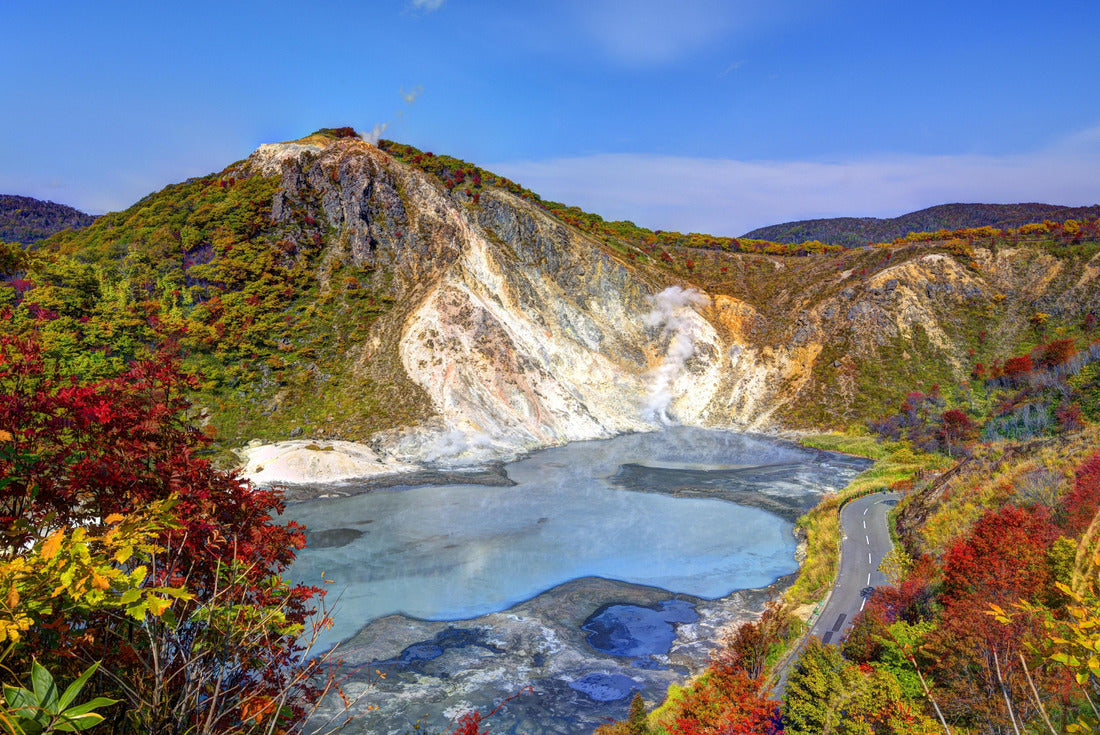 Lake Oyunuma in Noboribetsu, Hokkaido, Japan. The water is sulfurous, with surface temperatures reaching 50 degrees Celsius 2000pc Puzzle