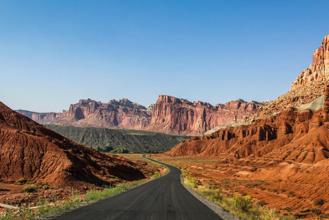 A road through Capitol Reef National Park / Capitol Reef Road / A road cuts through the mountains at Capitol Reef National Park, Utah 2000pc Puzzle