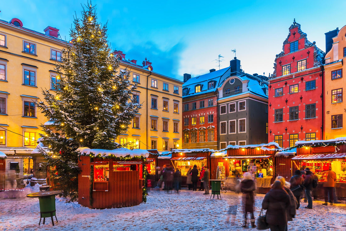 Beautiful snowy winter landscape at the Christmas fair on the Big Square (Stortorget) in the Old Town (Gamla Stan) in Stockholm, Sweden 2000pc Puzzle