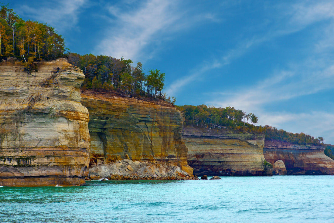 Picturesque rocks cliffs national lakeshore near Munising Michigan, Upper Peninsula 2000pc Puzzle