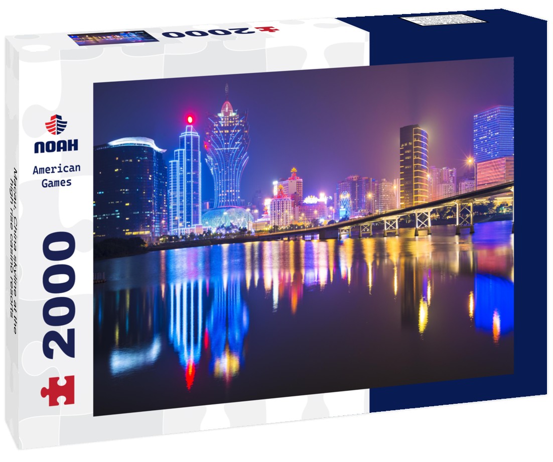 Macau, China skyline at the high rise casino resorts 2000pc Puzzle