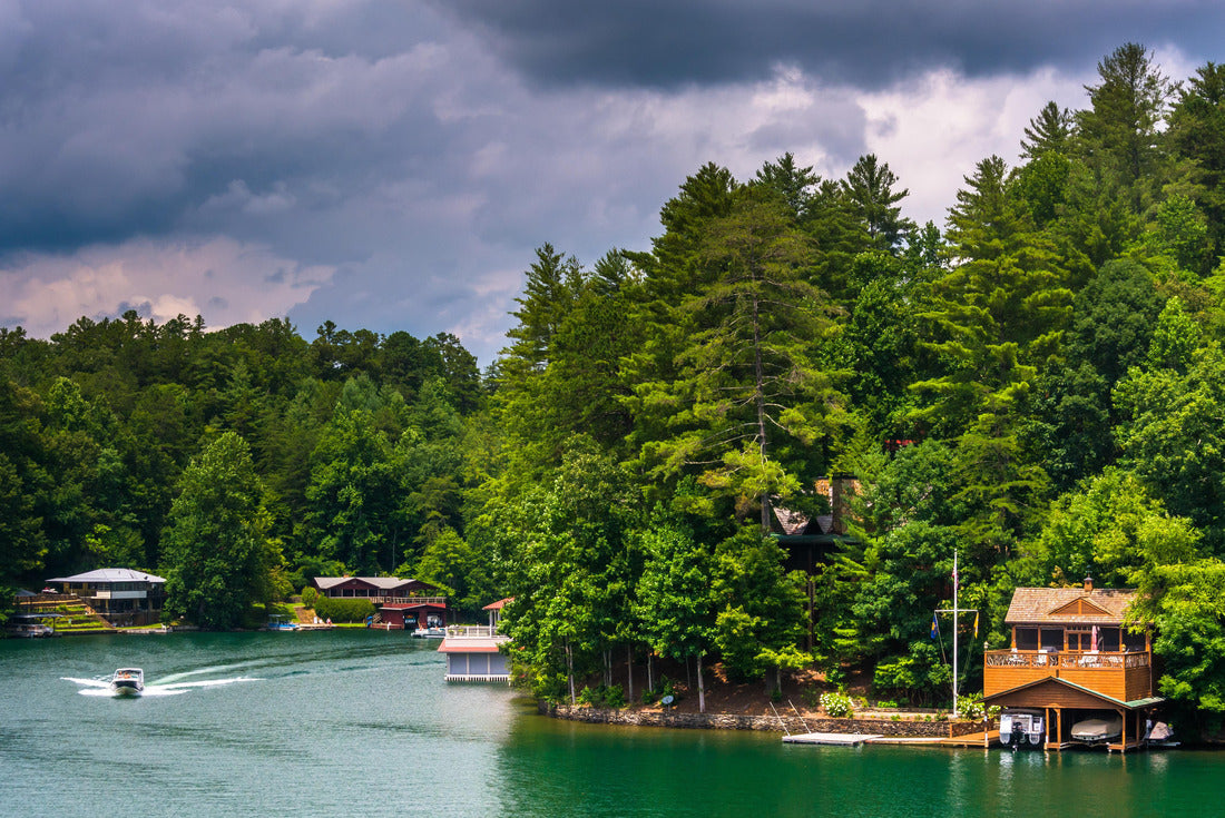 Noah Jigsaw Puzzle Houses on the shore of Burton Lake, in Georgia 2000 pieces