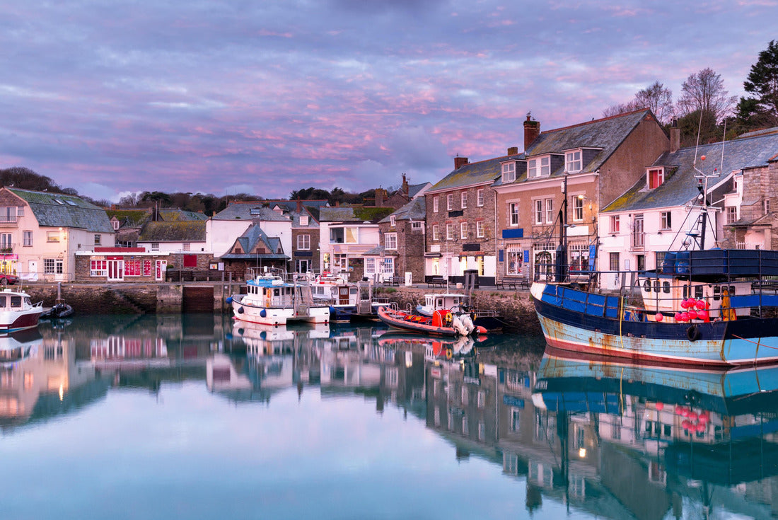 Dawn at the harbor in Padstow an historic fishing town on the north Cornwall coast 2000pc Puzzle