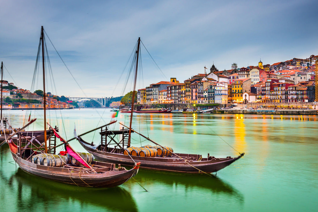 Porto, Portugal old town cityscape on the Douro River with traditional Rabelo boats 2000pc Puzzle