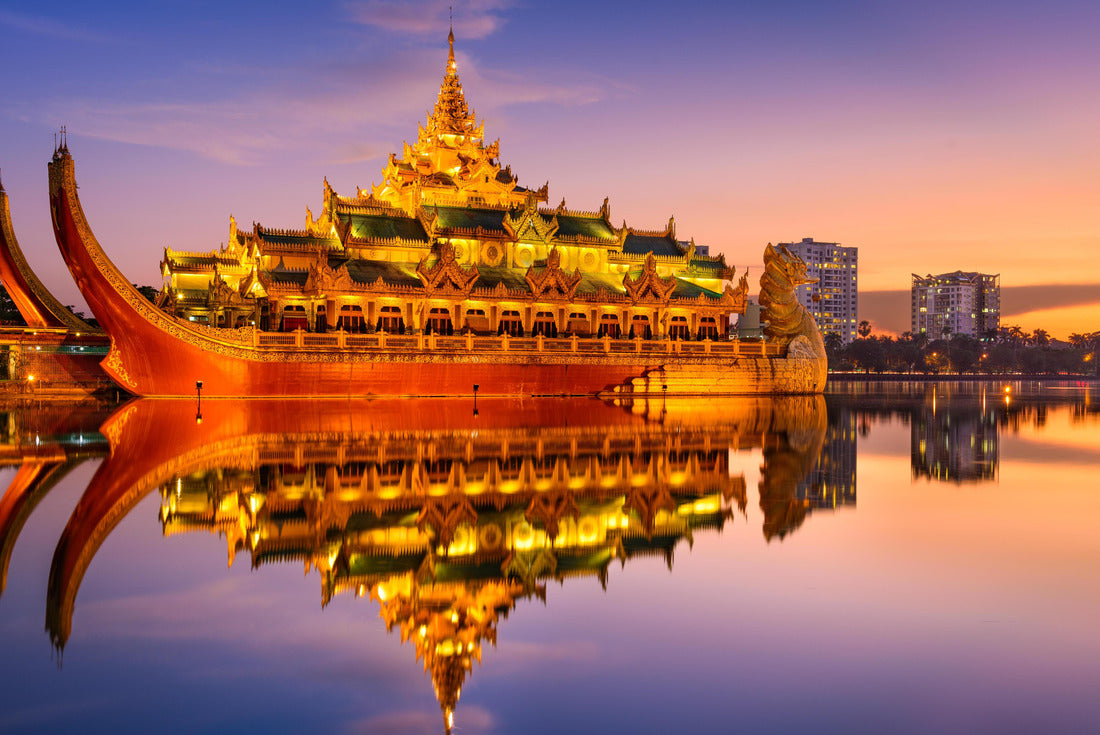 Yangon, Myanmar at Karaweik Palace in Kandawgyi Royal Lake 2000pc Puzzle