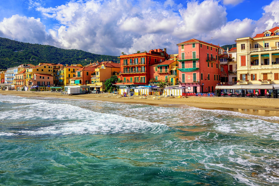 Mediterranean sandy beach in the traditional tourist town of Alassio on the Riviera of San Remo, Liguria, Italy 2000pc Puzzle