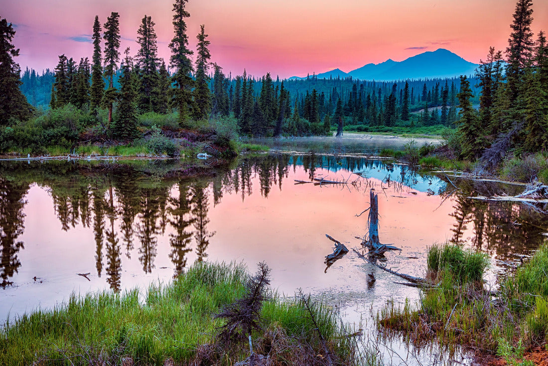 A smoky hare hangs over the distant mountains as the sun goes down over a lake in Wrangell-St Elias National Park, Alaska 2000pc Puzzle
