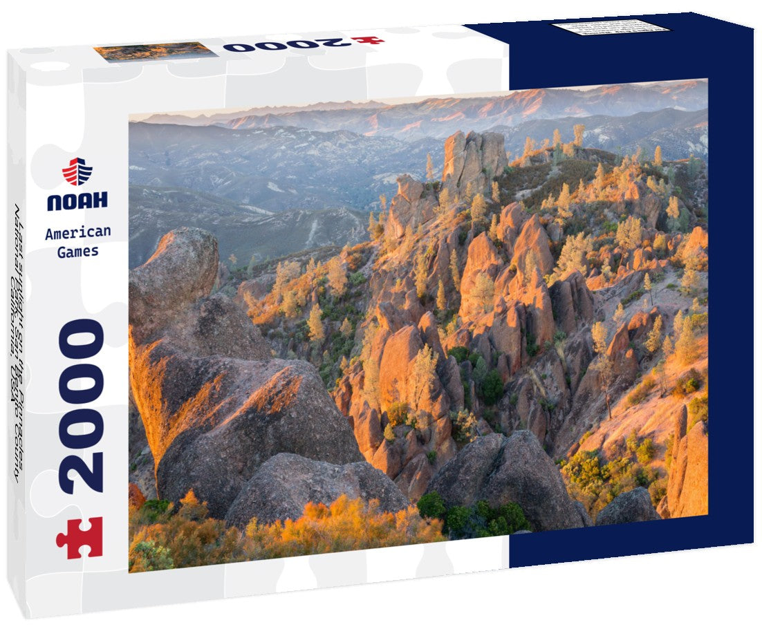 Last sunlight on the Pinnacles National Park. San Benito County, California, USA 2000pc Puzzle