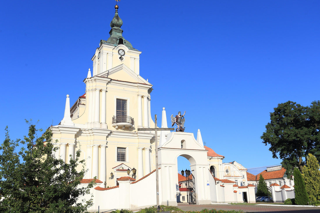 Siemiatycze in Polish Podlasie - parish church of the Holy Virgin Mary, founded in 1456, built in its present late baroque form from 1719 to 1727 2000pc Puzzle