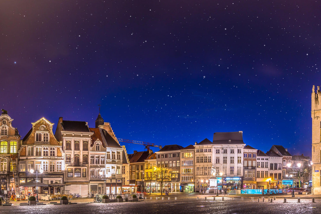 Beautiful cityscape of the Great Market in Mechelen - near Brussels - at night. Historic city center in Belgium 2000pc Puzzle