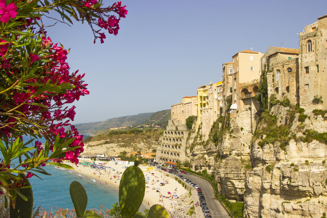 Tropea, Italy, Calabria, the houses are built on a high rock above the sea 2000pc Puzzle