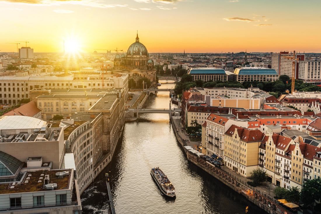 the river on the Berlin skyline with Berlin Cathedral 2000pc Puzzle