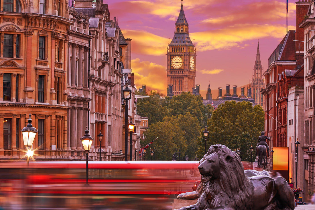Noah Jigsaw Puzzle London Trafalgar Square lion and Big Ben tower at background 2000 pieces