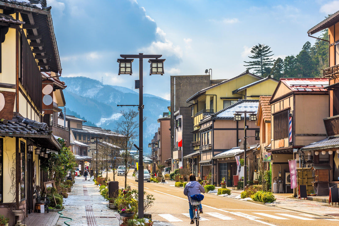 Noah Jigsaw Puzzle Yamanaka Onsen, Japan hot springs resort town street scene 2000 pieces