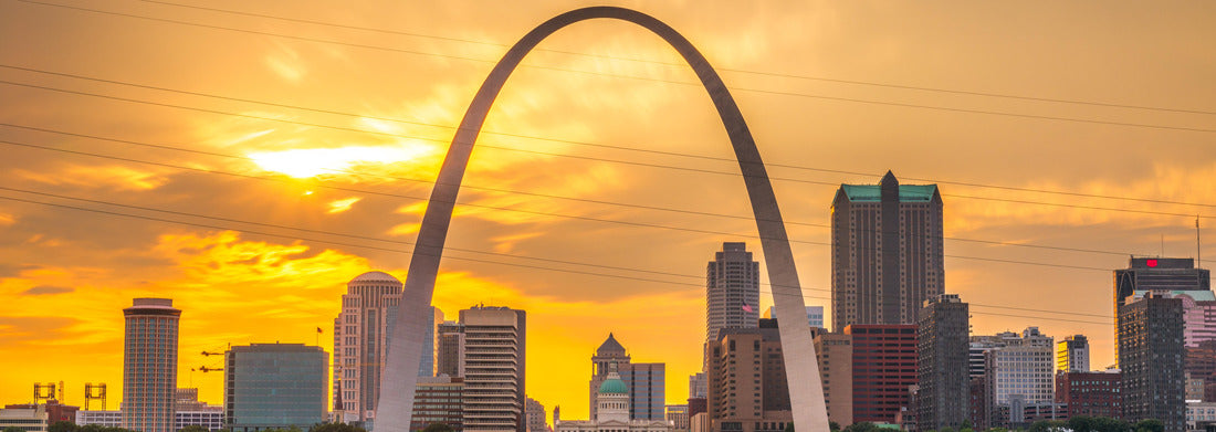 St. Louis, Missouri, USA downtown cityscape on the Mississippi River at sunset 1000pc Panoramic Puzzle