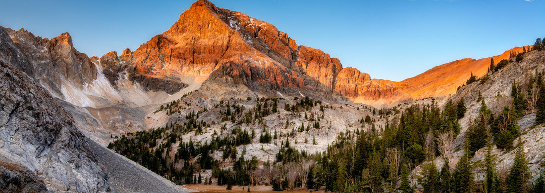 Warm colors color the summit of Monte Idaho at a mountain lake 1000pc Panoramic Puzzle