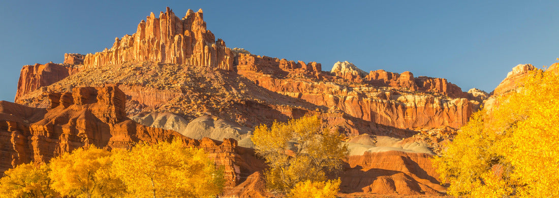 USA, Utah, Capitol Reef National Park. The Castle rock formation and Fremont River 1000pc Panoramic Puzzle