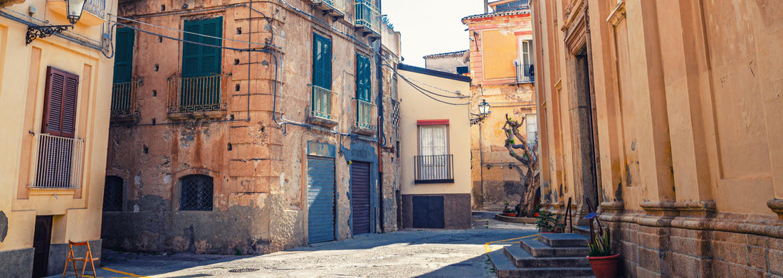 Noah Jigsaw Puzzle Typically Italian narrow street of Tropea town's historical center with old buildings and church of Jesus of the Convent of the Redemptorist Fathers, Vibo Valentia, Calabria, southern Italy panorama 1000 pieces